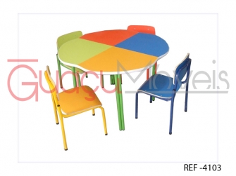 CONJUNTO ESCOLAR INFANTIL MESA TREVO COM CADEIRAS EMPILHÁVEIS